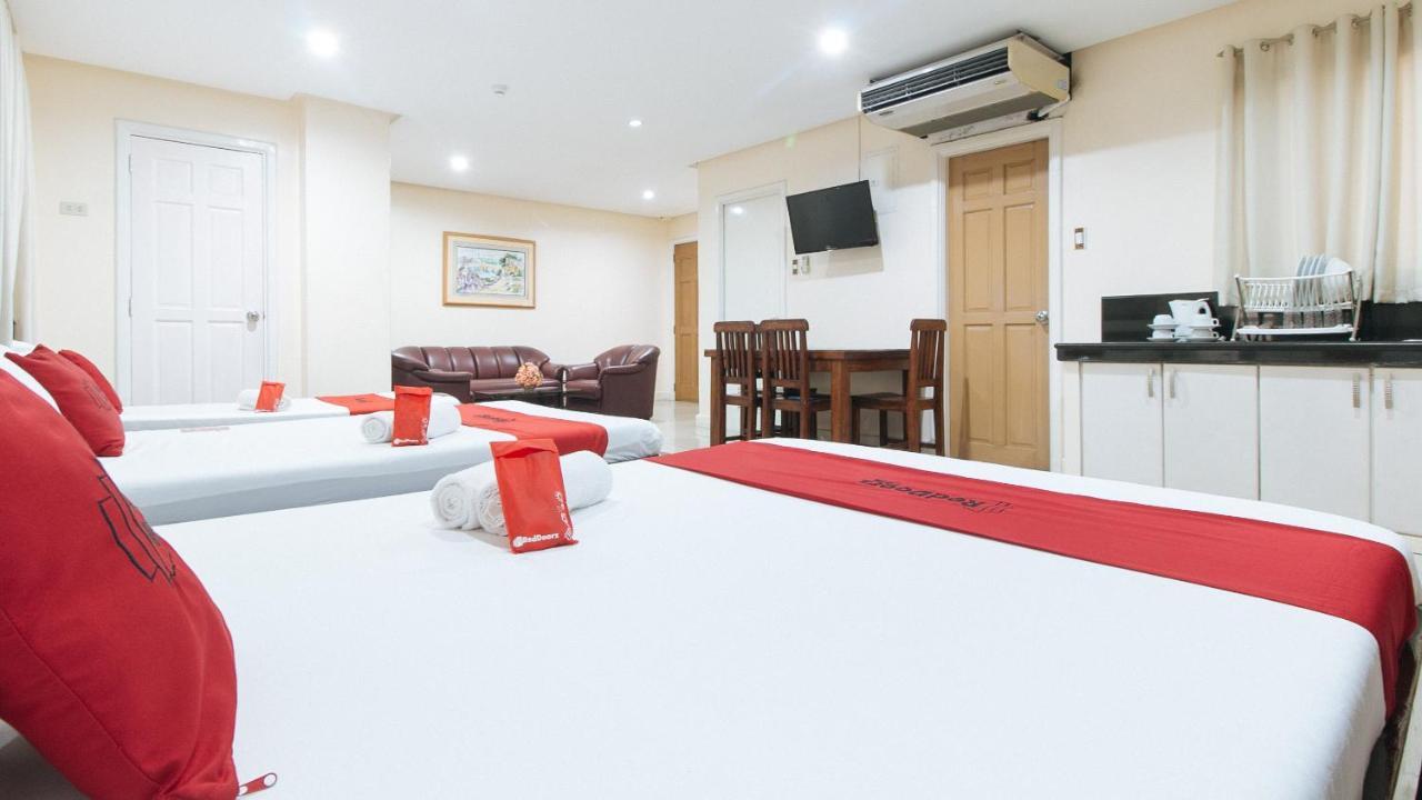 Reddoorz Plus @ Better Living Paranaque Paranaque City Exteriör bild